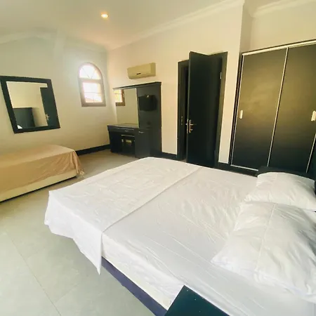 Hotel apartamentowy Golden Life *