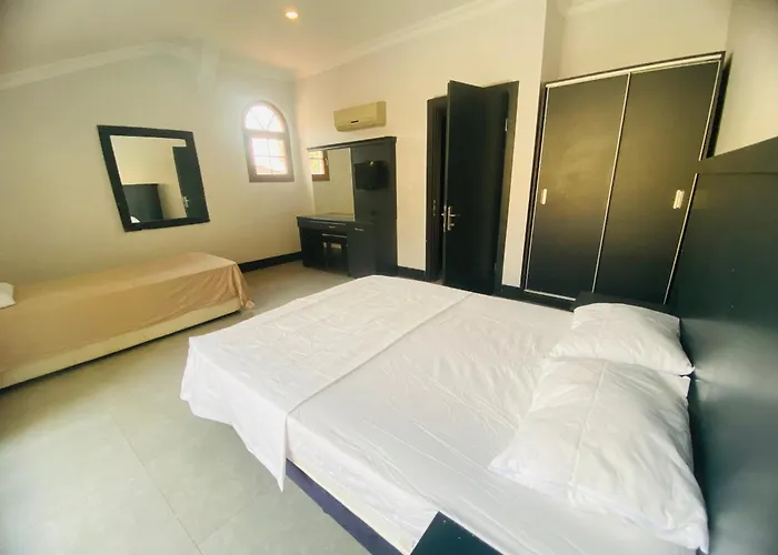 Hotel apartamentowy Golden Life *