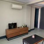 Golden Life 아파트호텔 페티예